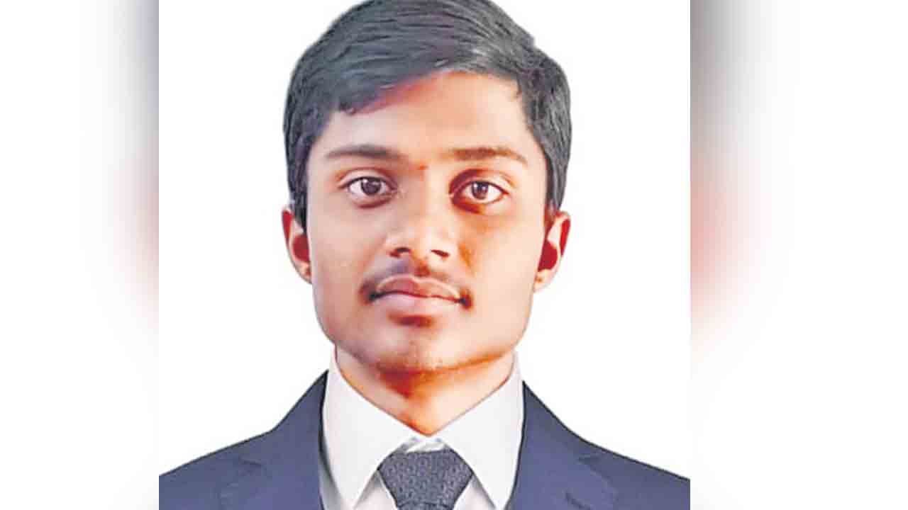 రాష్ట్రస్థాయి టాపర్‌గా దుబ్బాక విద్యార్థి