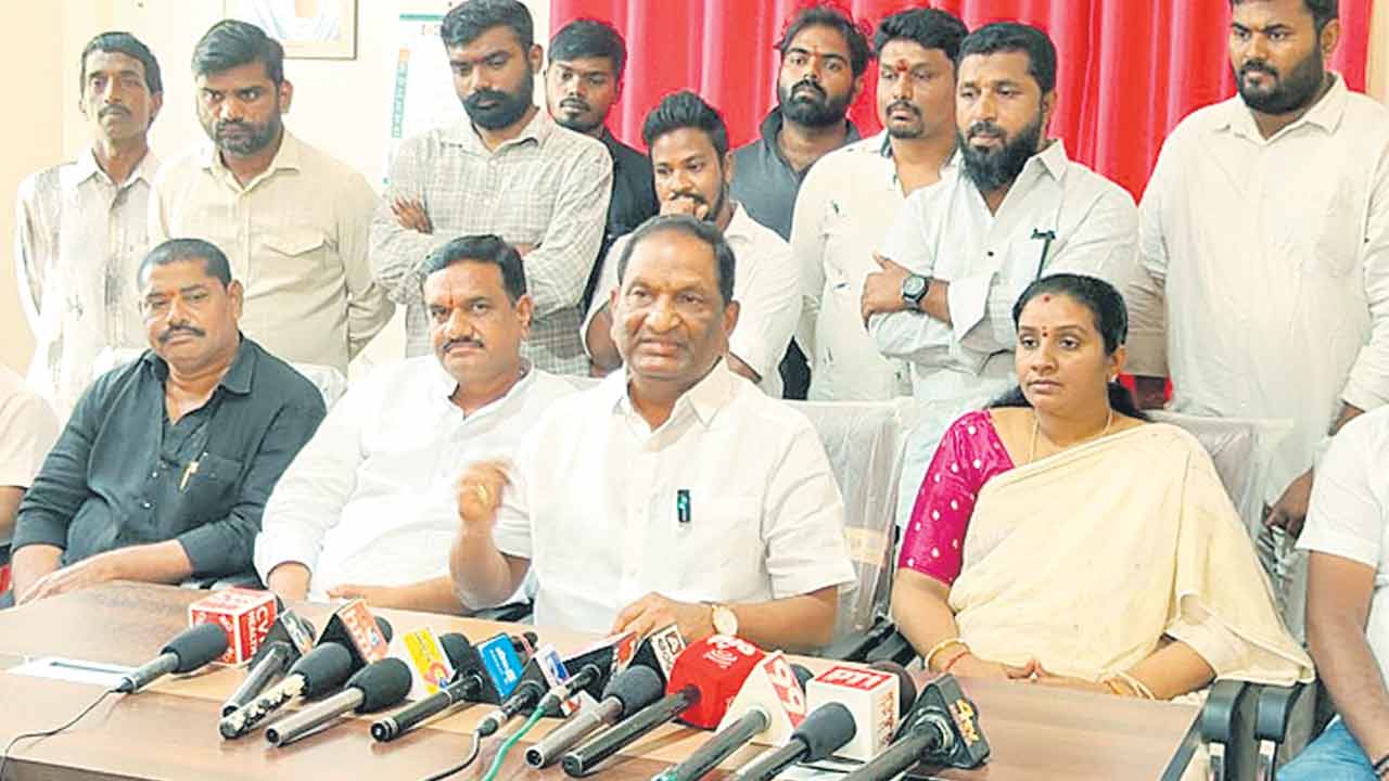 హెల్త్‌ ఎమర్జెన్సీ అమలు చేయాలి
