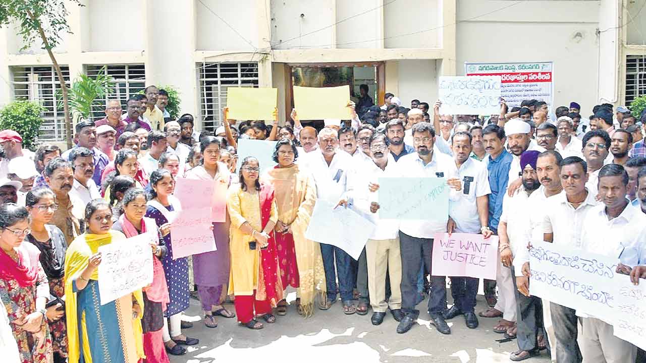 దురుసు ప్రవర్తనపై ఆగ్రహం