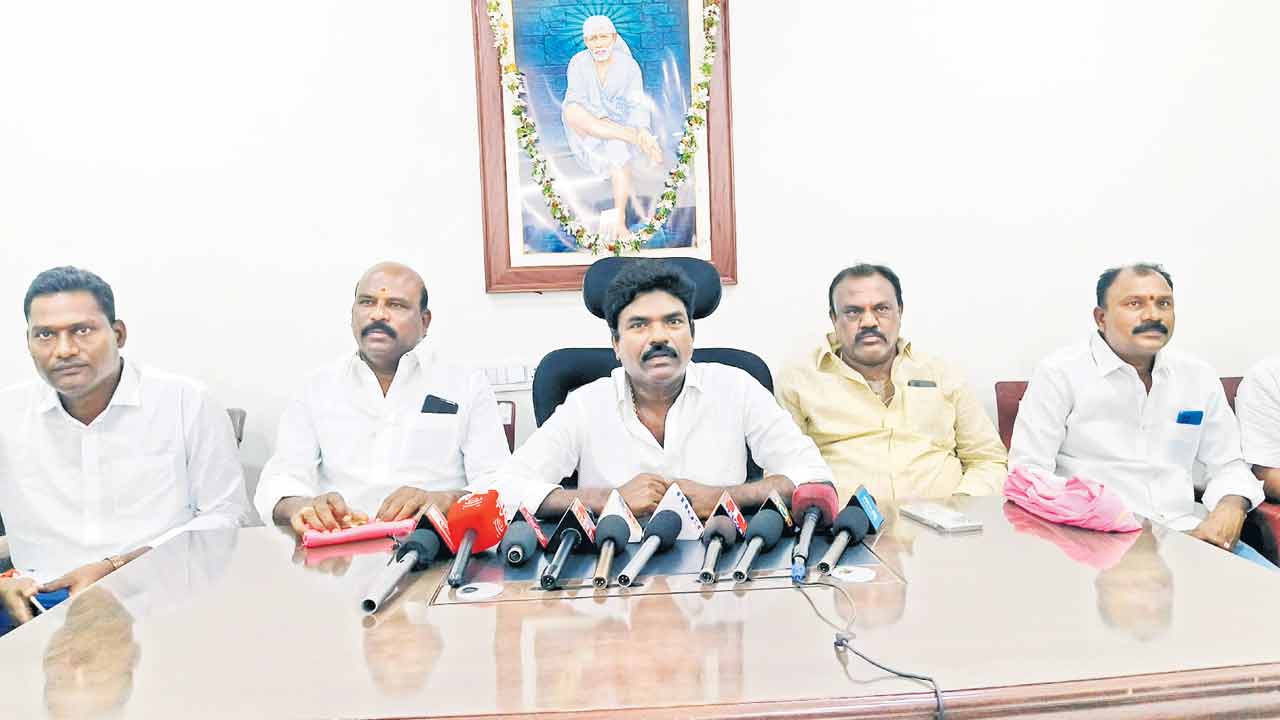 రాంలీలా పేరిట ‘కవ్వంపల్లి’ అక్రమ వసూళ్లు