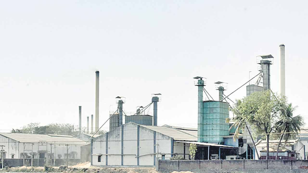 అధికారుల పేరుతో హాంఫట్‌?