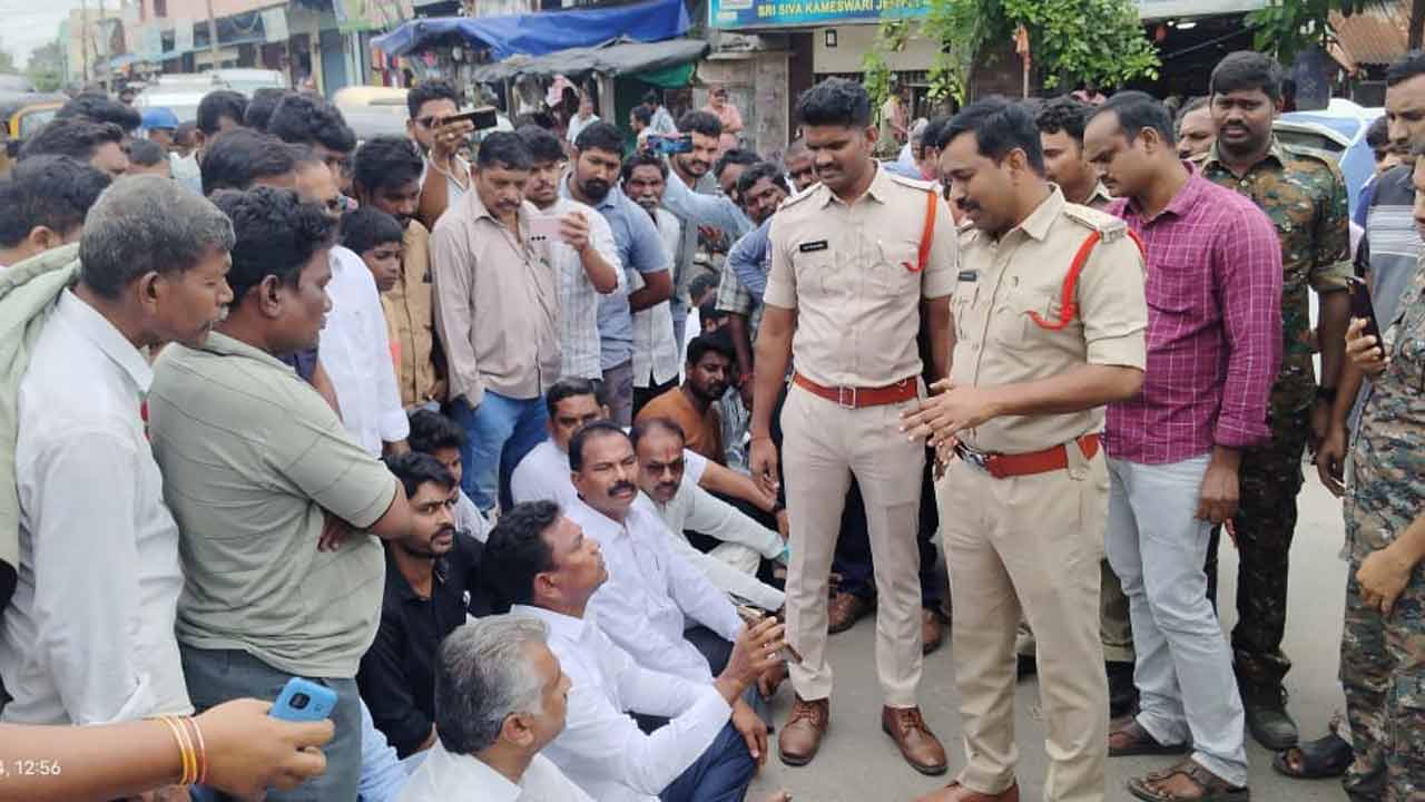 వరద బాధితులకు రూ.25 లక్షల నష్టపరిహారమివ్వాలి