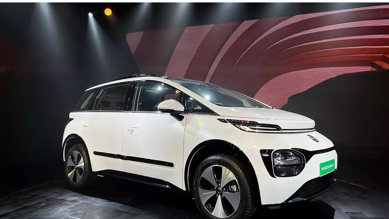 MG Windsor EV | సరికొత్తగా ఈవీ కారుని లాంచ్‌ చేసిన ఎంజీ మోటార్స్‌.. రూ.9.99లక్షల ధరతోనే మార్కెట్‌లోకి..!