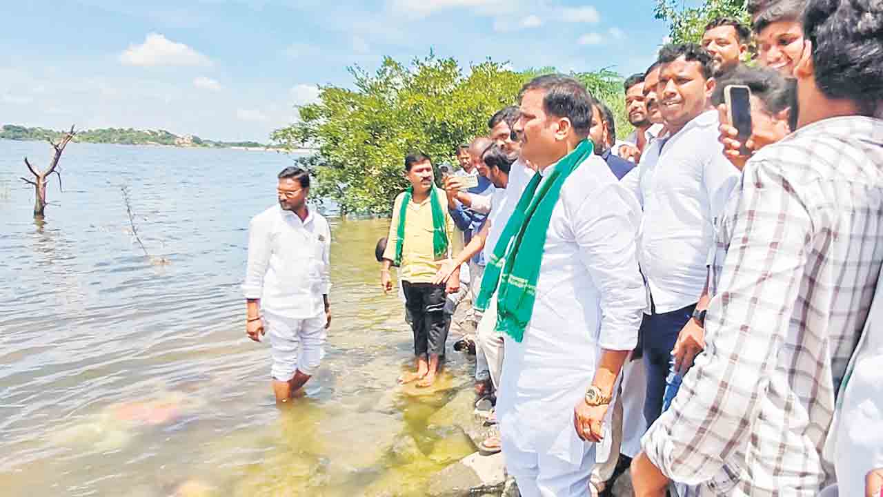 ఆలేరుకు నీళ్లు.. చేర్యాలకు కన్నీళ్లు