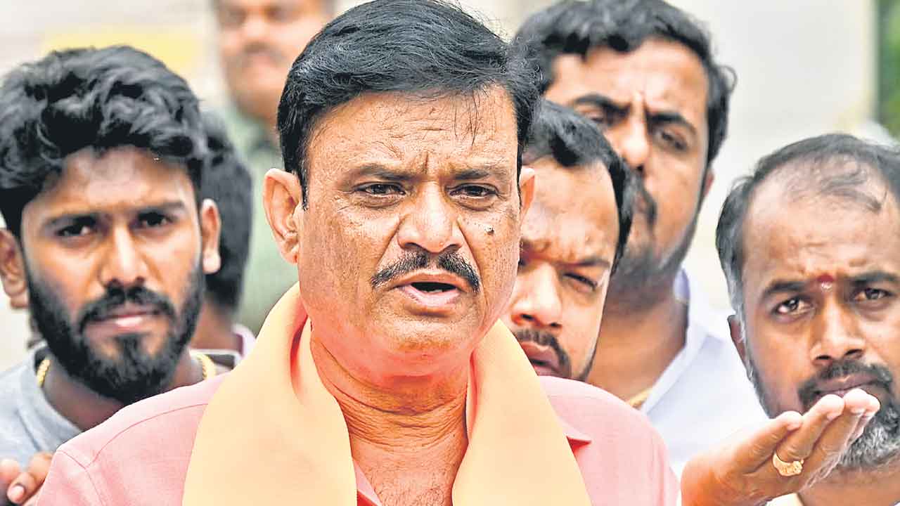 MLA Munirathna | హెచ్‌ఐవీ మహిళతో హనీట్రాప్‌.. బీజేపీ ఎమ్మెల్యే అరెస్ట్‌