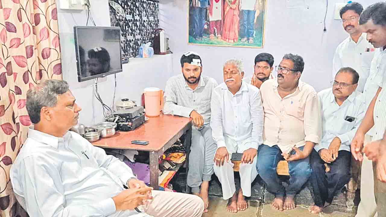 దాడులు, కేసులపై డీజీపీని కలుస్తా: ఎమ్మెల్యే పల్లా