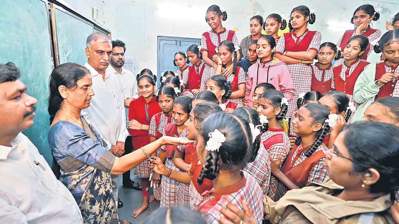 ఫెయిల్యూర్‌ చీఫ్‌ మినిస్టర్‌ సీఎంకు పాలనపై దృష్టిలేదు