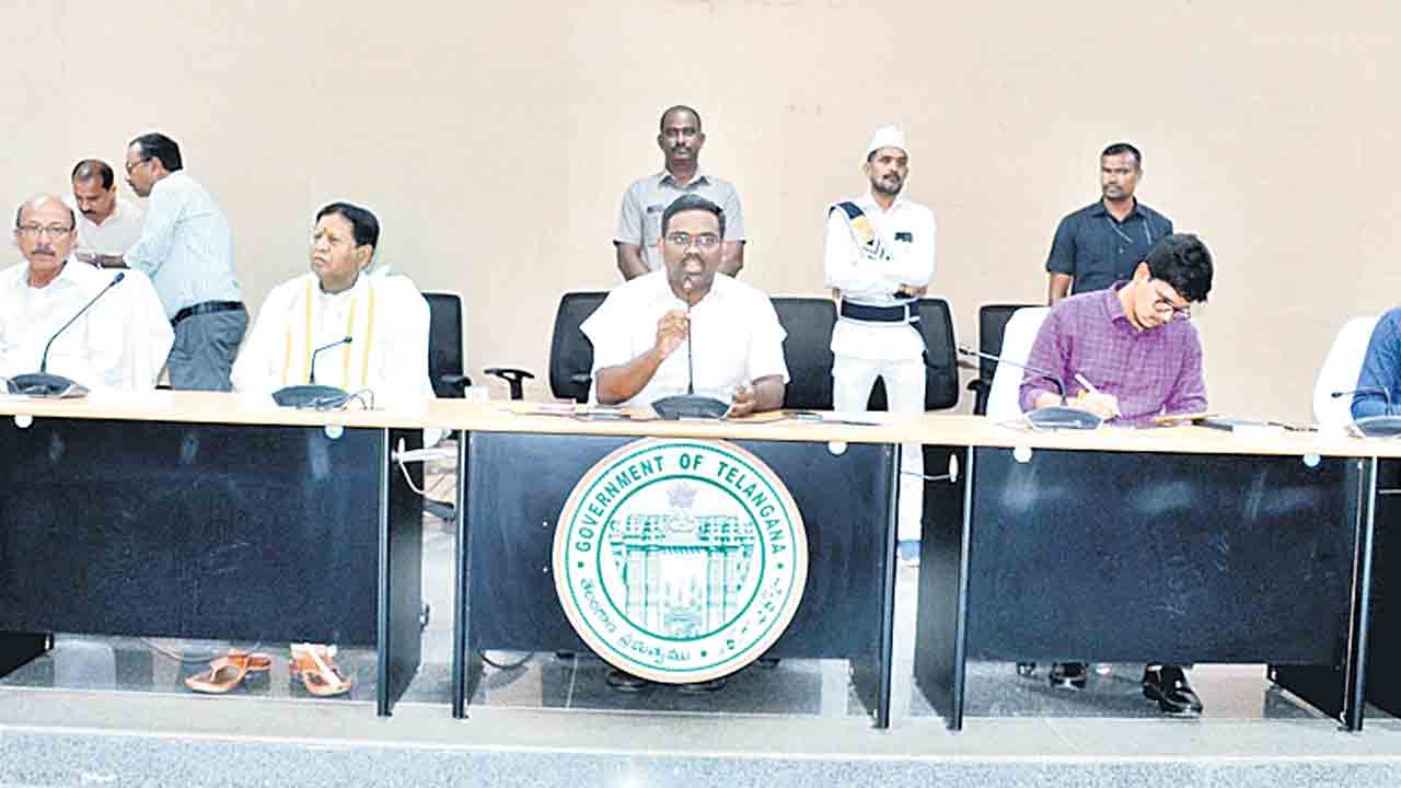 సంక్షేమ వసతిగృహాల పనితీరు మెరుగుపడాలి