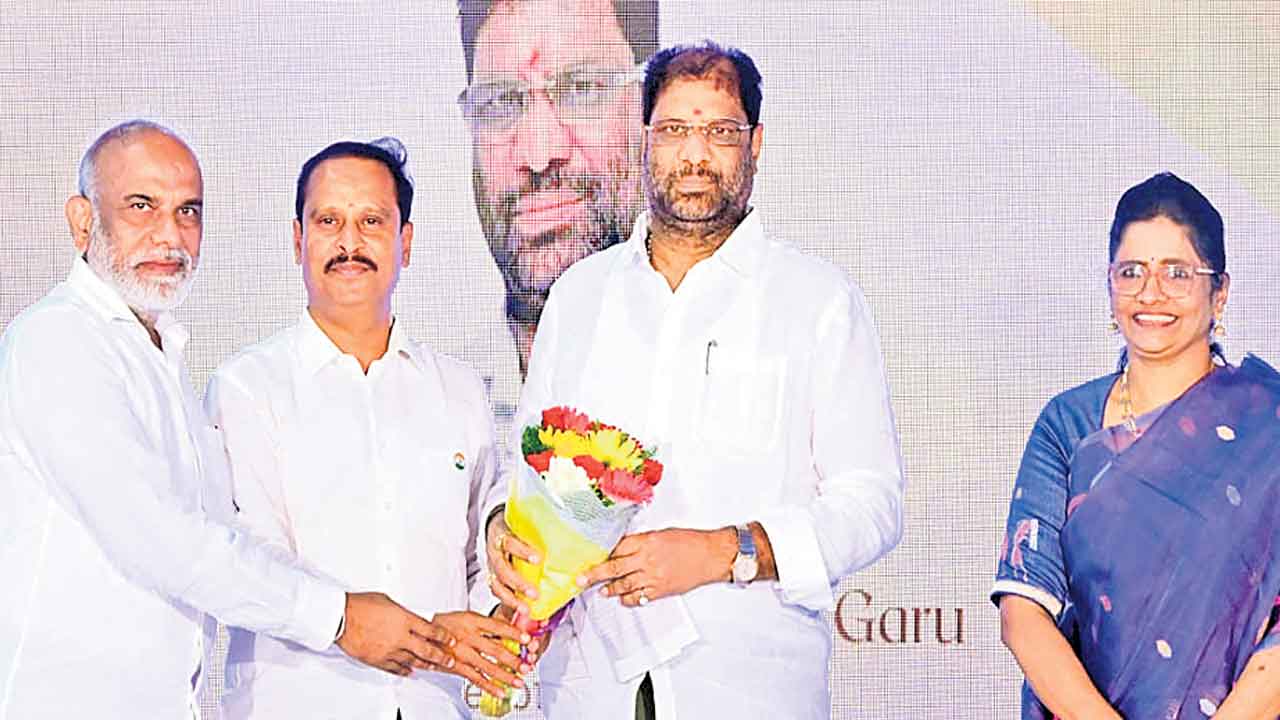 రాజ్యాధికారమే ధ్యేయంగా ముందుకుసాగాలి