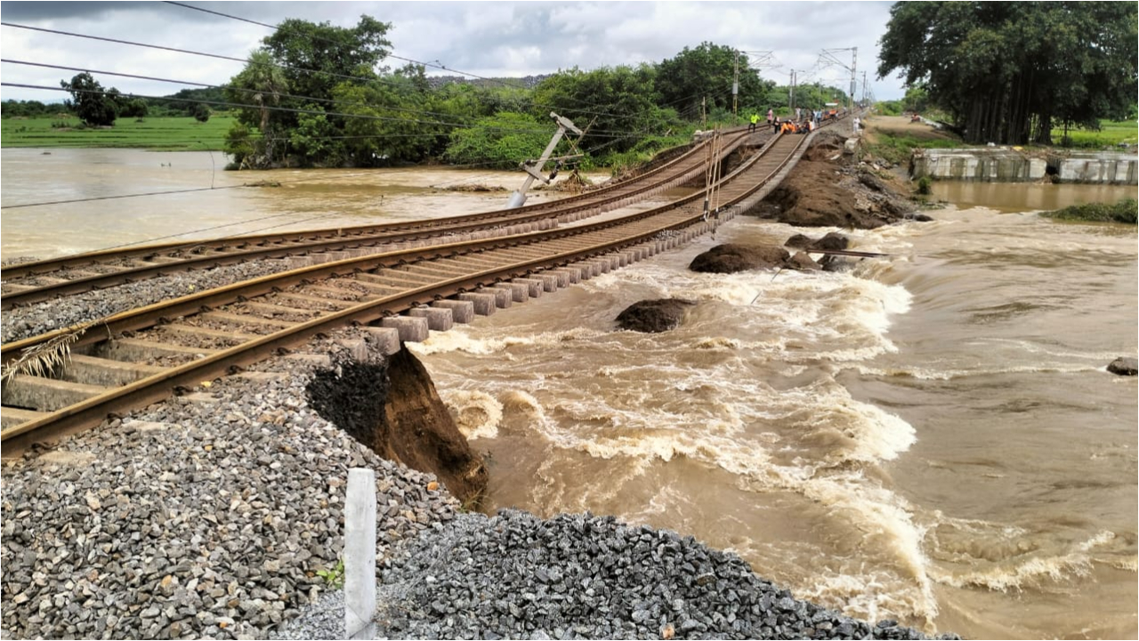 Mahabubabad Floods | మహబూబాబాద్ జిల్లాను ముంచేసిన వరద…  ఫోటోలు