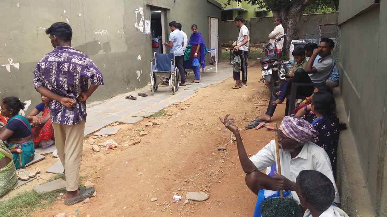 వైరల్‌ వణుకు మంచం పట్టిన నల్లమల!