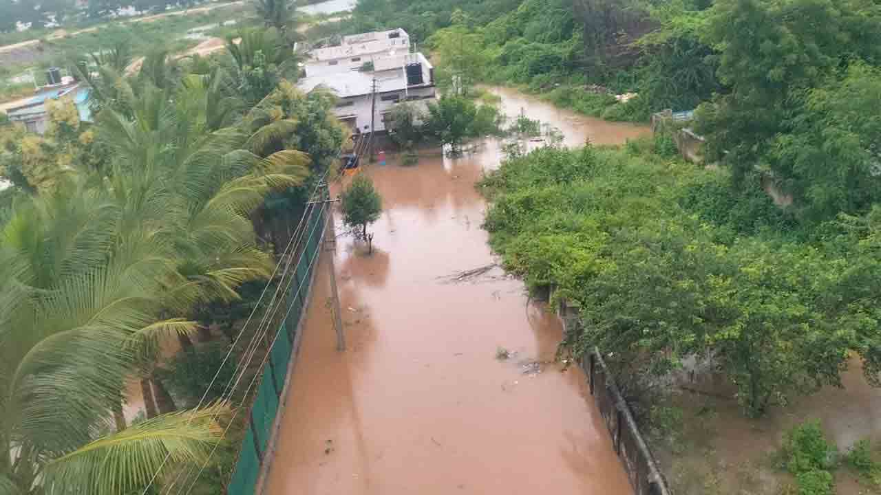 Mahabubnagar | ఉమ్మడి మహబూబ్‌నగర్‌ జిల్లాలో దంచికొట్టిన వాన.. తెరచుకున్న సరళ సాగర్‌ గేట్లు