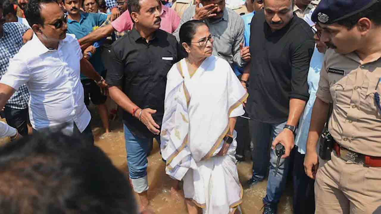 Mamata Banerjee | దీదీ ప్రభుత్వం కీలక నిర్ణయం.. బెంగాల్‌ – జార్ఖండ్‌ సరిహద్దులు మూసివేత
