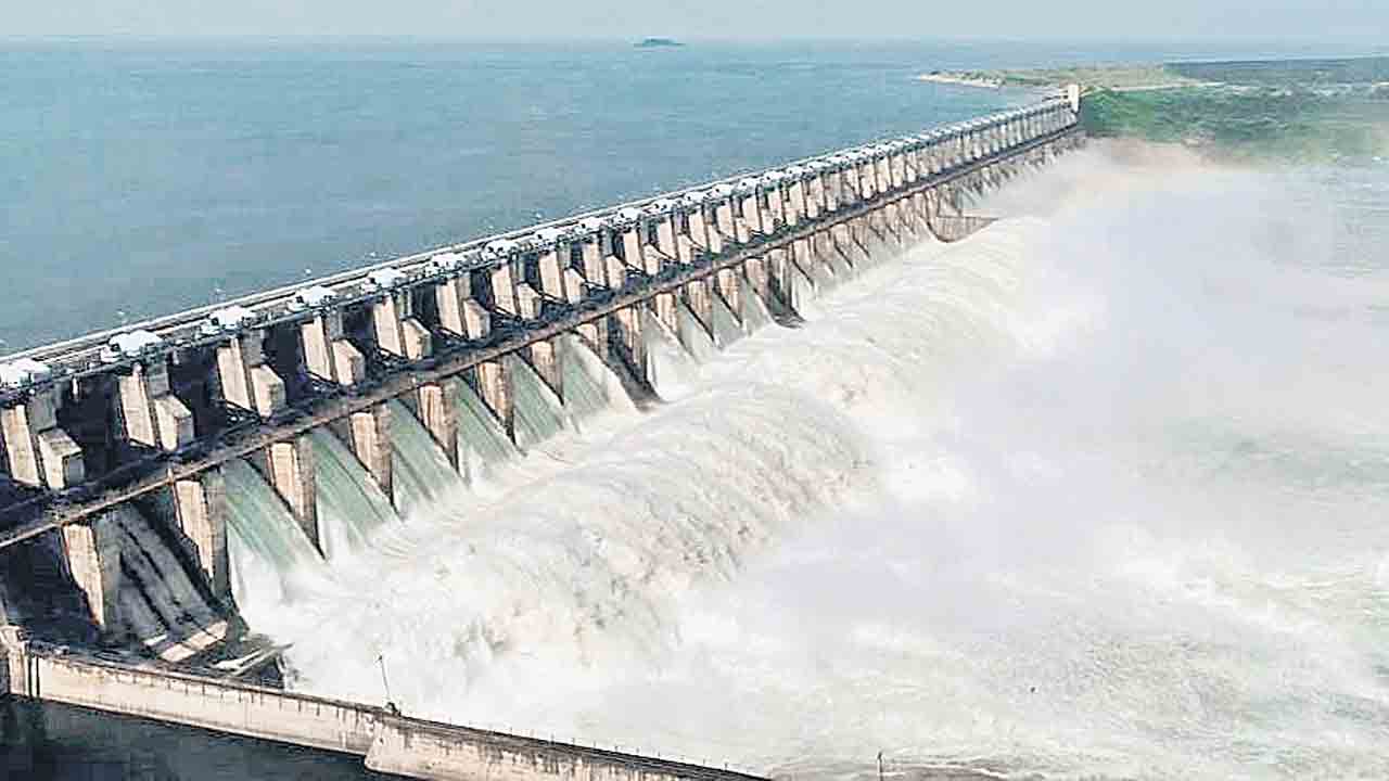 మహోగ్ర గోదావరి