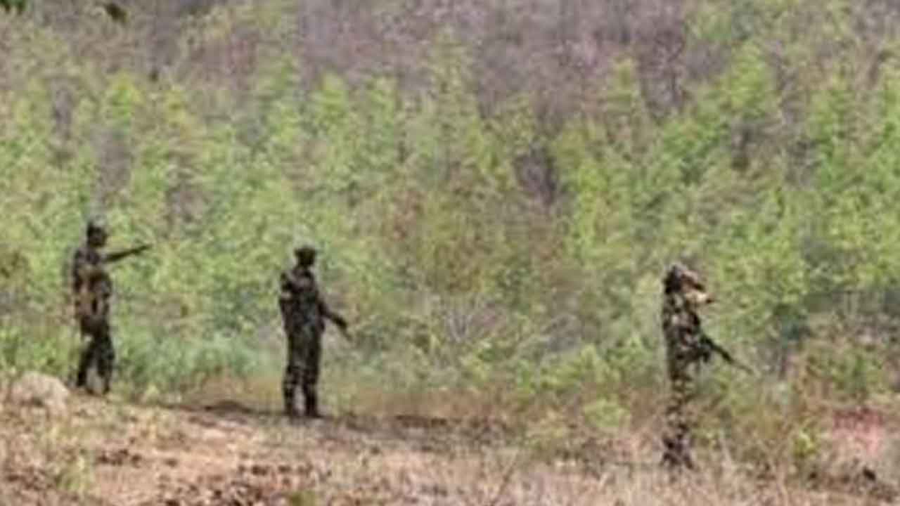 ఎదురు కాల్పుల్లో ముగ్గురు మావోల మృతి