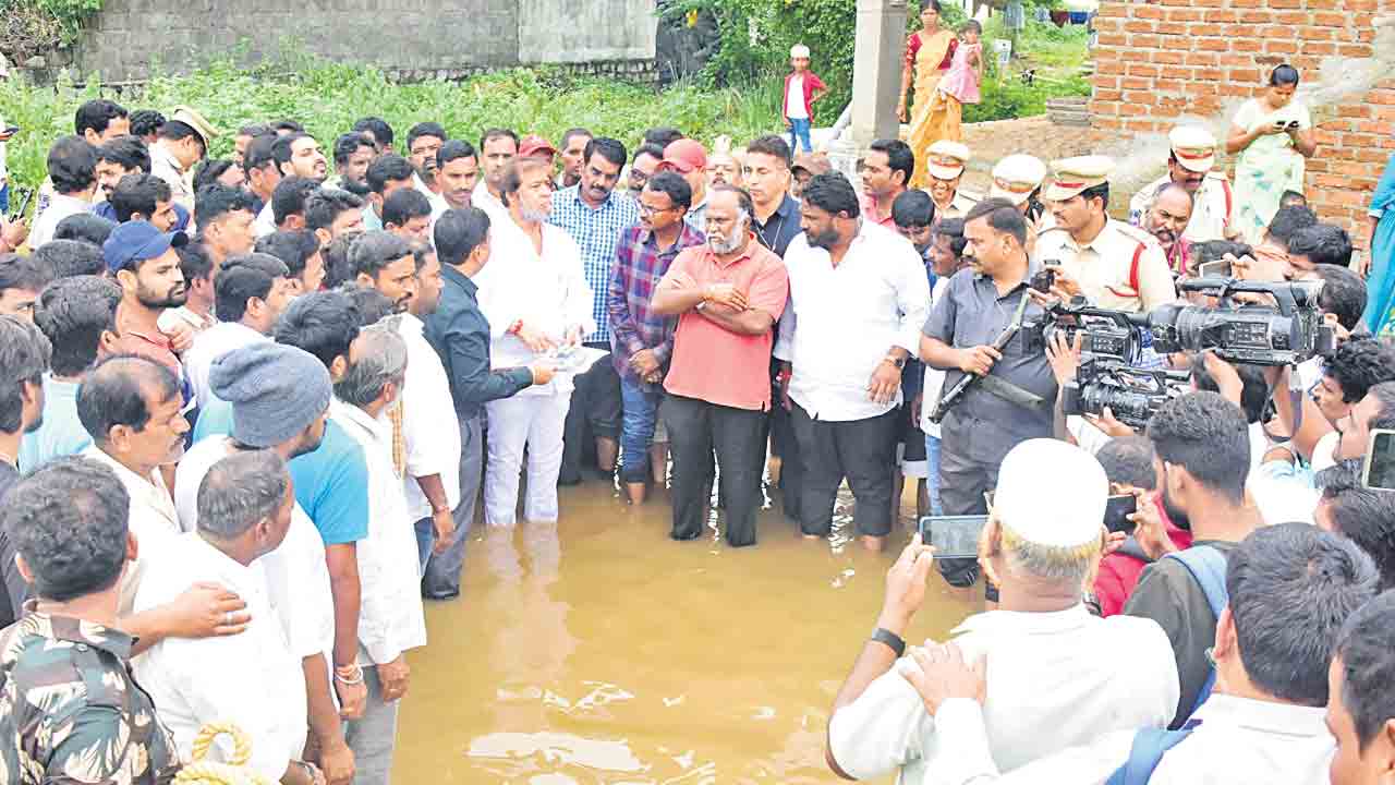ముంపు బాధితులకు అండగా ఉంటాం