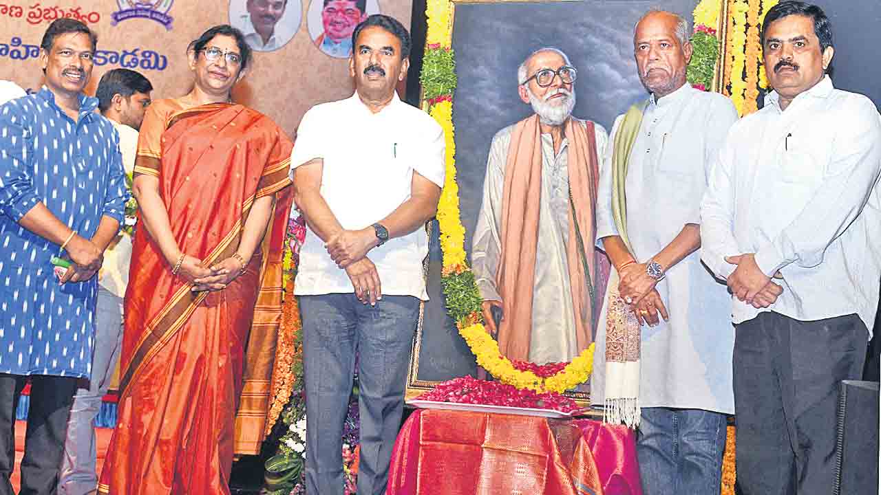 తెలంగాణ సాహిత్యానికి నిలువెత్తు నిదర్శనం కాళోజీ