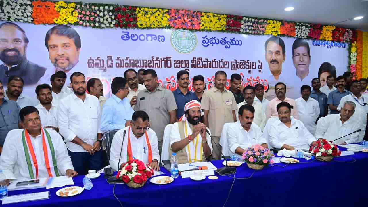 ప్రాజెక్టులన్నీ పూర్తిచేస్తాం