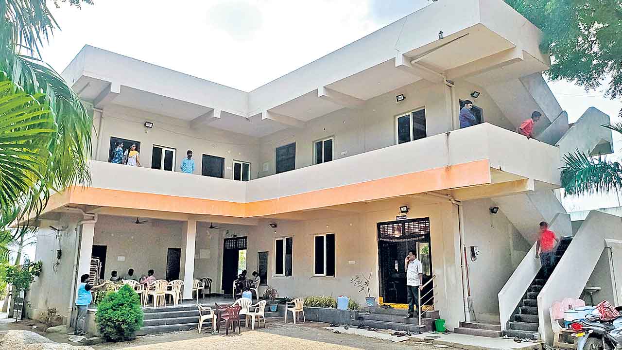 ప్రజాగ్రంథాలయంలో నేడు దశాబ్ది ఉత్సవాలు