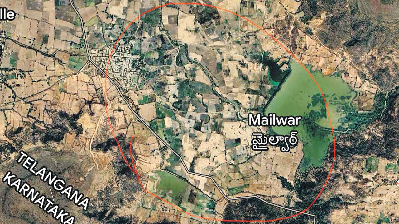 Telangana | 600 ఎకరాల తెలంగాణ భూమి కబ్జా.. మన భూభాగాన్ని లాక్కెళ్లిపోతున్న కర్ణాటక రైతులు!