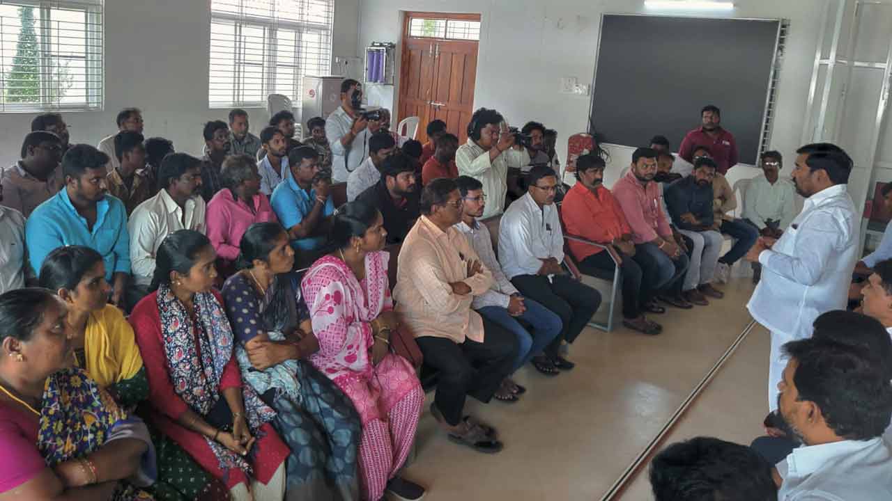 అండగా ఉంటాం.. అధైర్య పడొద్దు