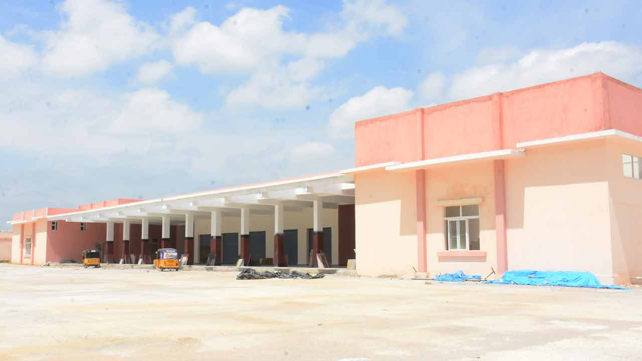 గుట్టలో తుది దశకు దేవస్థాన బస్సు ప్రాంగణం