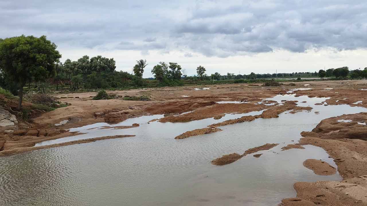 వరద తెచ్చిన నష్టం