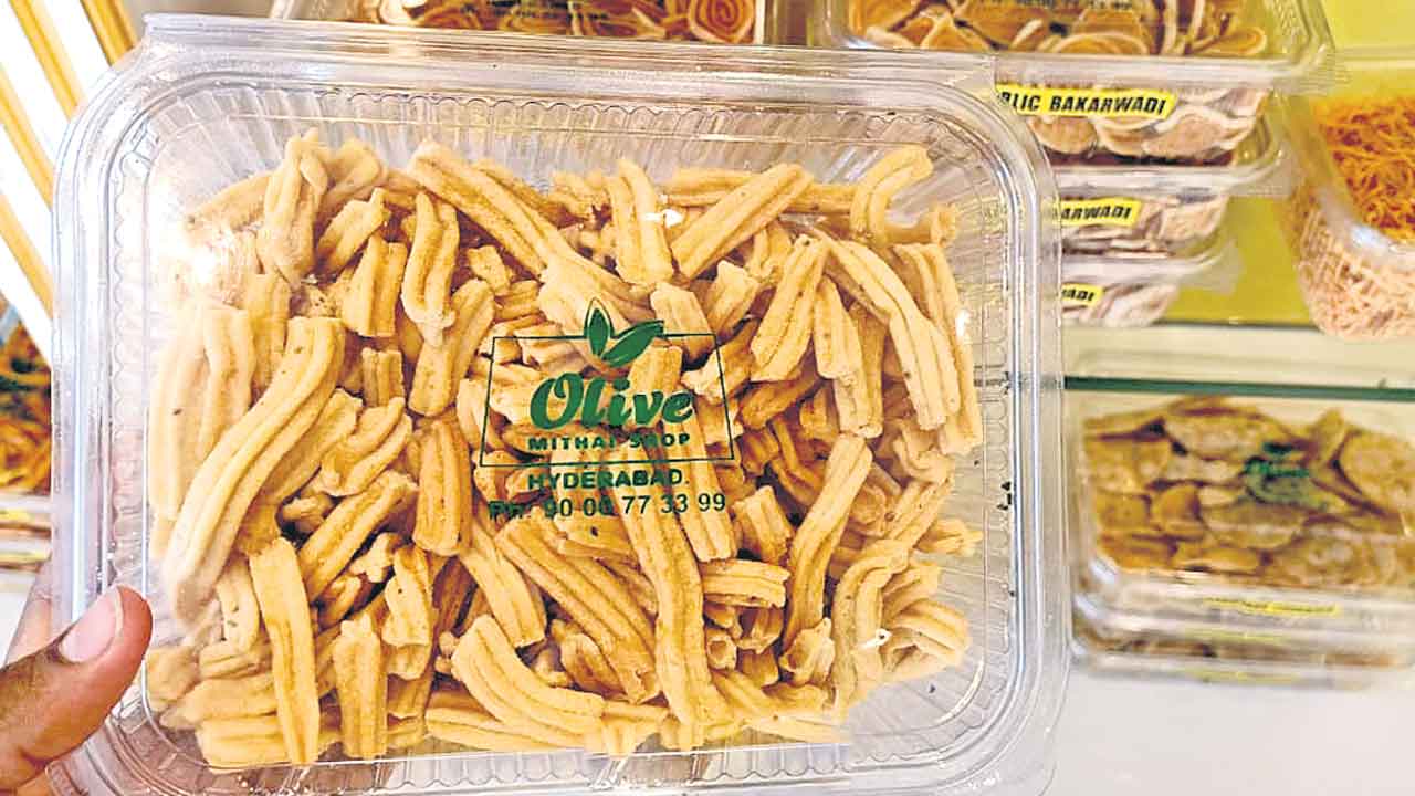 లేబుళ్లు.. వివరాలు లేవు