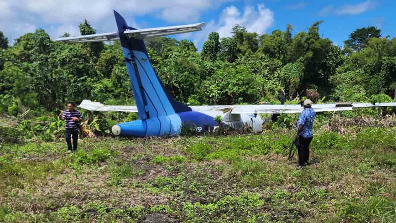 Indonesia | రన్‌వేపై జారిన విమానం.. పలువురికి గాయాలు