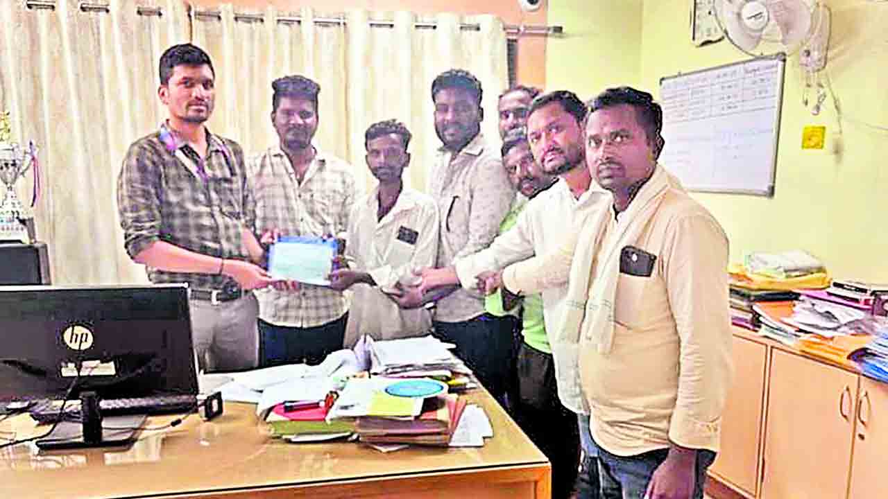 హ్యాట్సాఫ్ రఘు