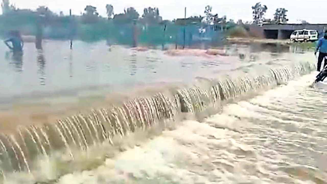 భారీ వర్షం