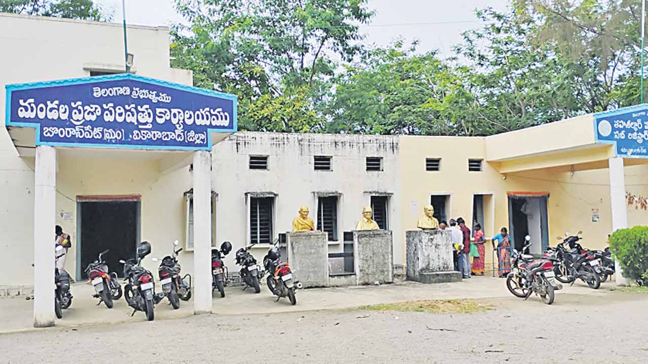 ప్రభుత్వ శాఖల్లో పోస్టులు ఖాళీ
