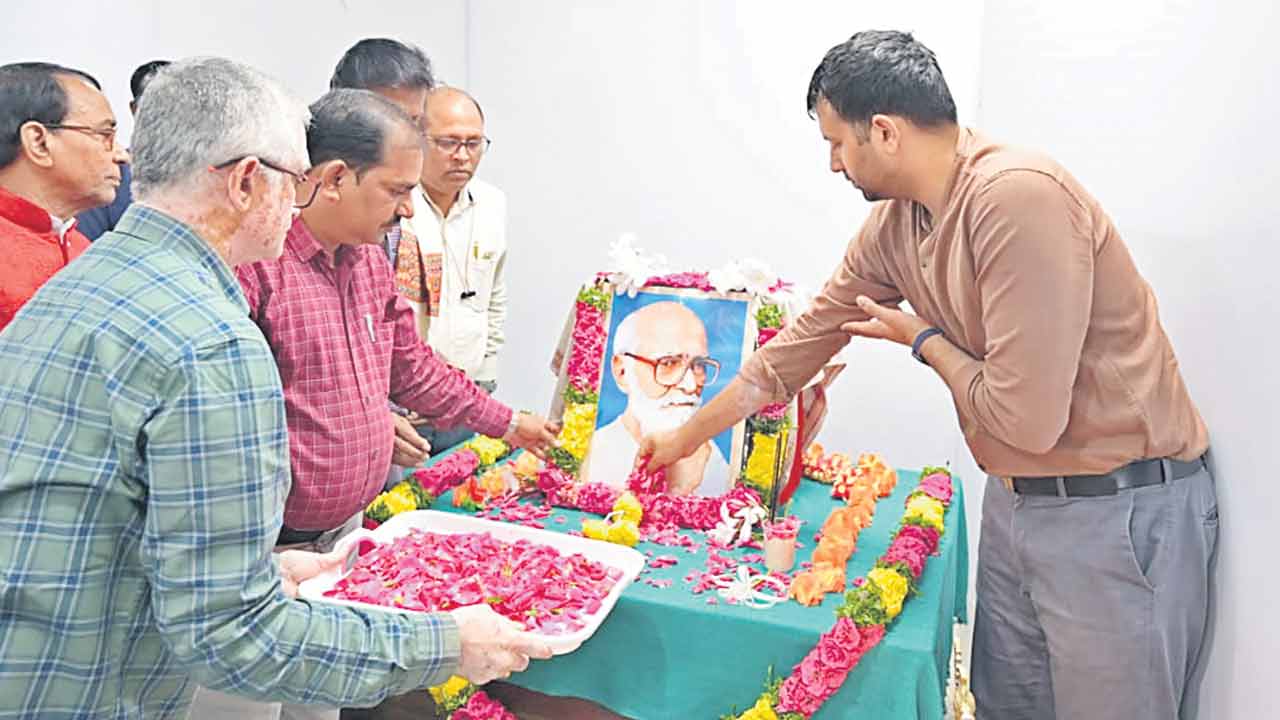 దేశం గర్వించదగ్గ కవి కాళోజీ