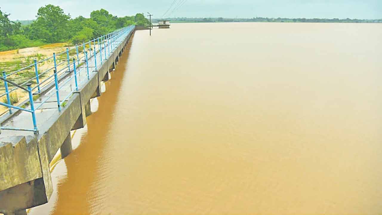 నీరున్నా.. నిష్షలం