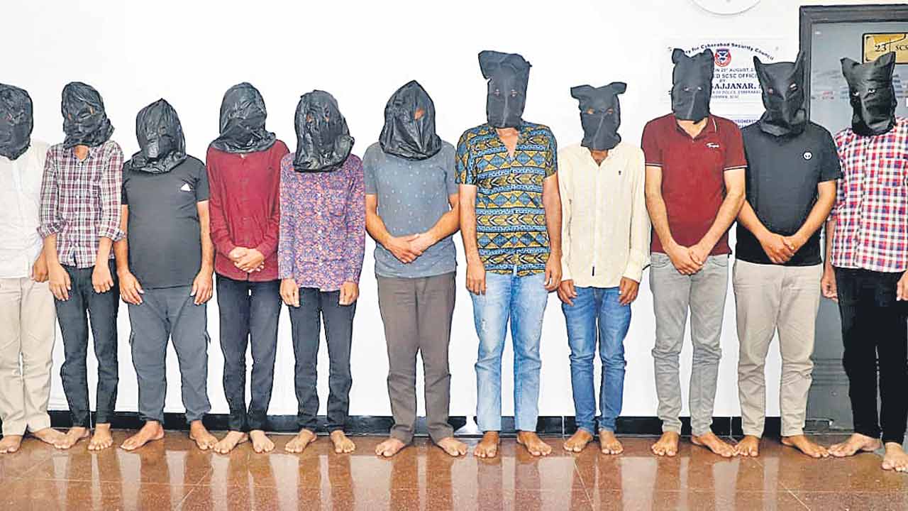 UPI | యూపీఐ ద్వారా చెల్లింపులు.. తప్పుడు పేమెంట్‌ అయ్యిందంటూ బ్యాంకులకు ఫిర్యాదు