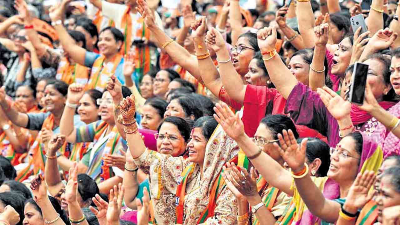 పంచాయతీల్లో మహిళా రిజర్వేషన్లను తెలిపే అధికరణ?