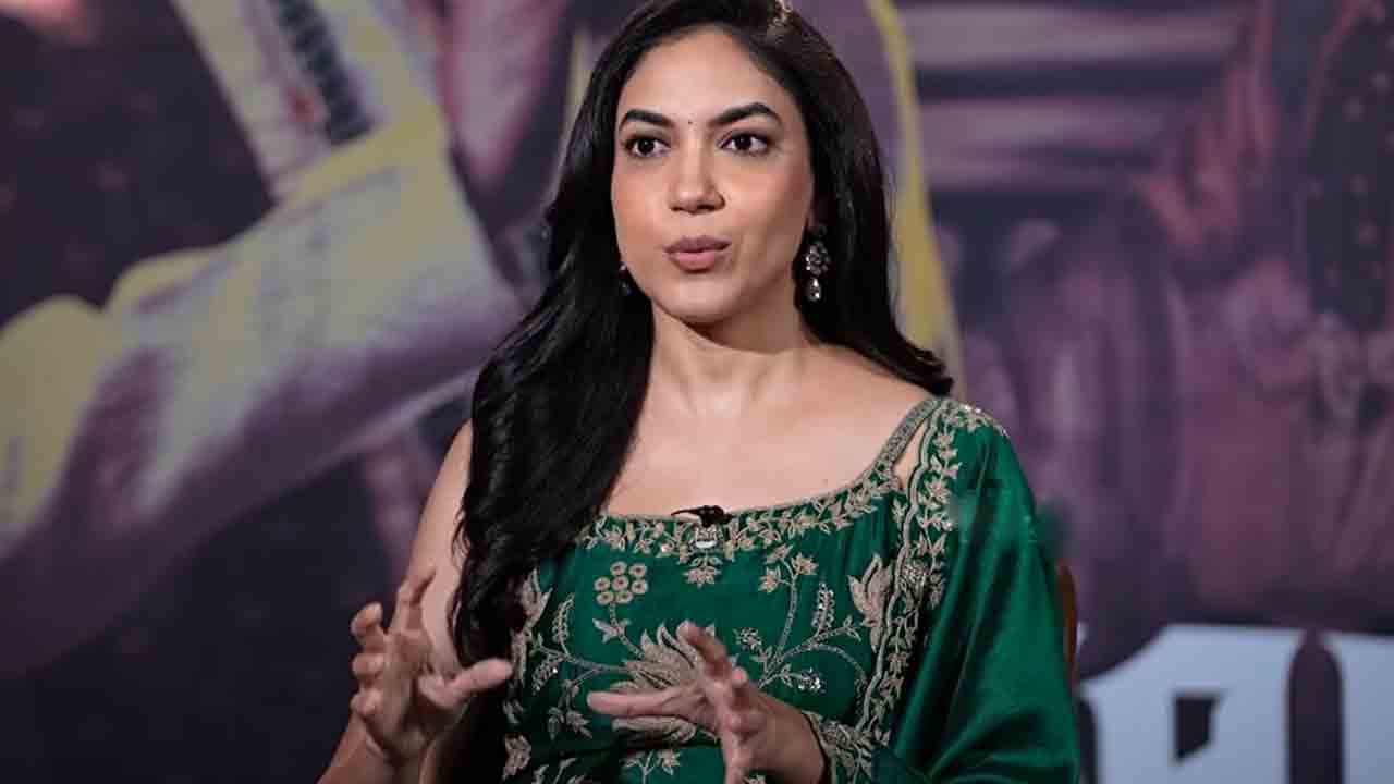 Ritu varma | శివగామి పాత్రను స్ఫూర్తిగా తీసుకున్నా: స్వాగ్ భామ రీతూ వర్మ