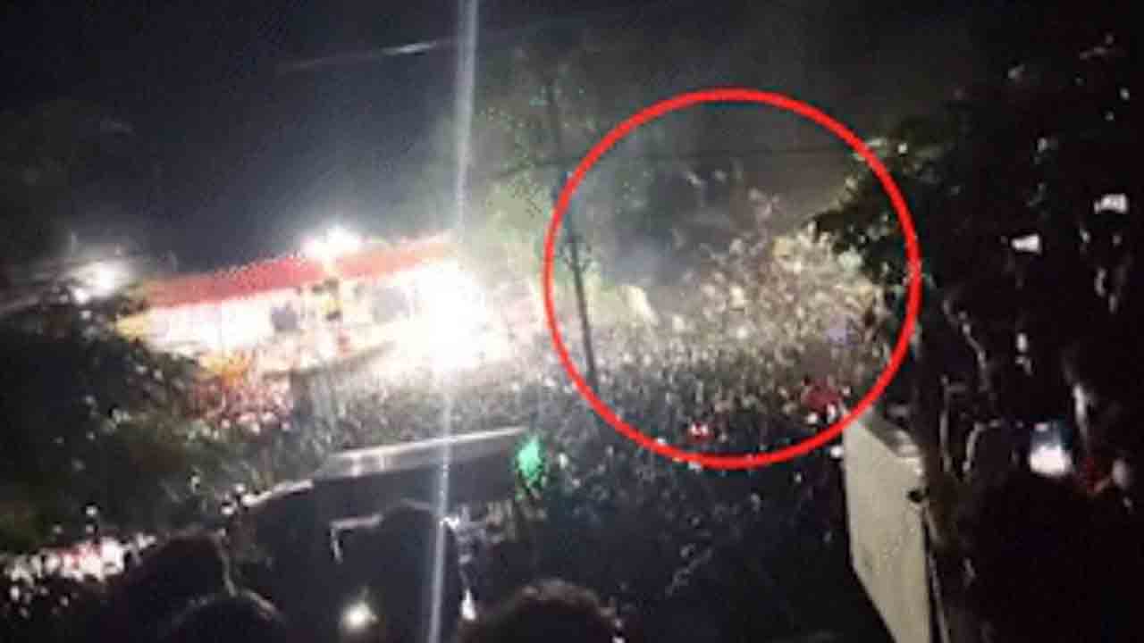 Bihar | నృత్య ప్రదర్శనను తిలకిస్తుండగా కూలిన పైకప్పు.. వందలాది మందికి గాయాలు.. షాకింగ్‌ వీడియో