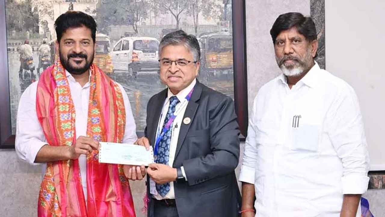 వెల్లువెత్తుతున్న సాయం