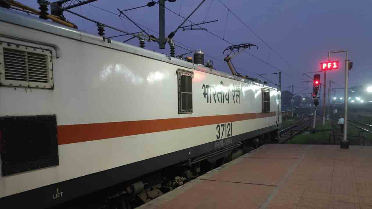 SCR | భారీ వర్షాలు.. 86 రైళ్లను రద్దు చేసిన దక్షిణ మధ్య రైల్వే