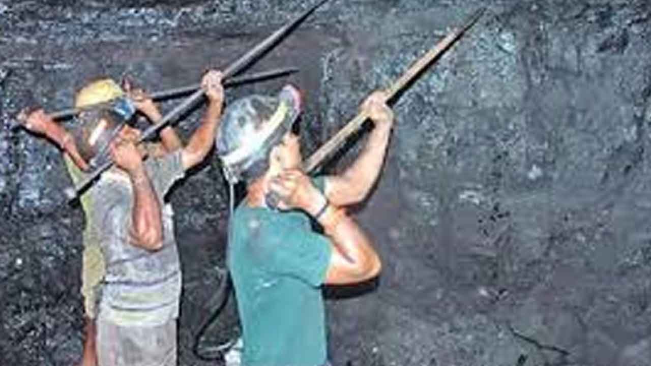 Singareni | సింగరేణి రిటైర్డ్‌ కార్మికులకు దీపావళి బోనస్‌.. త్వరలో ఖాతాల్లోకి : సీఎండీ