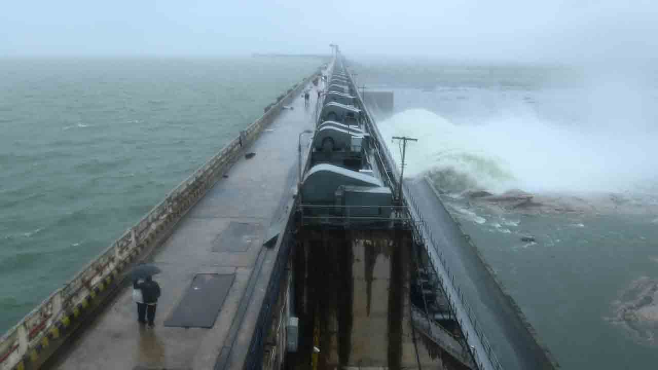 SRSP | శ్రీరాం సాగర్‌కు పోటెత్తిన వరద.. 8 గేట్లు ఎత్తి గోదావరిలోకి నీటి విడుదల