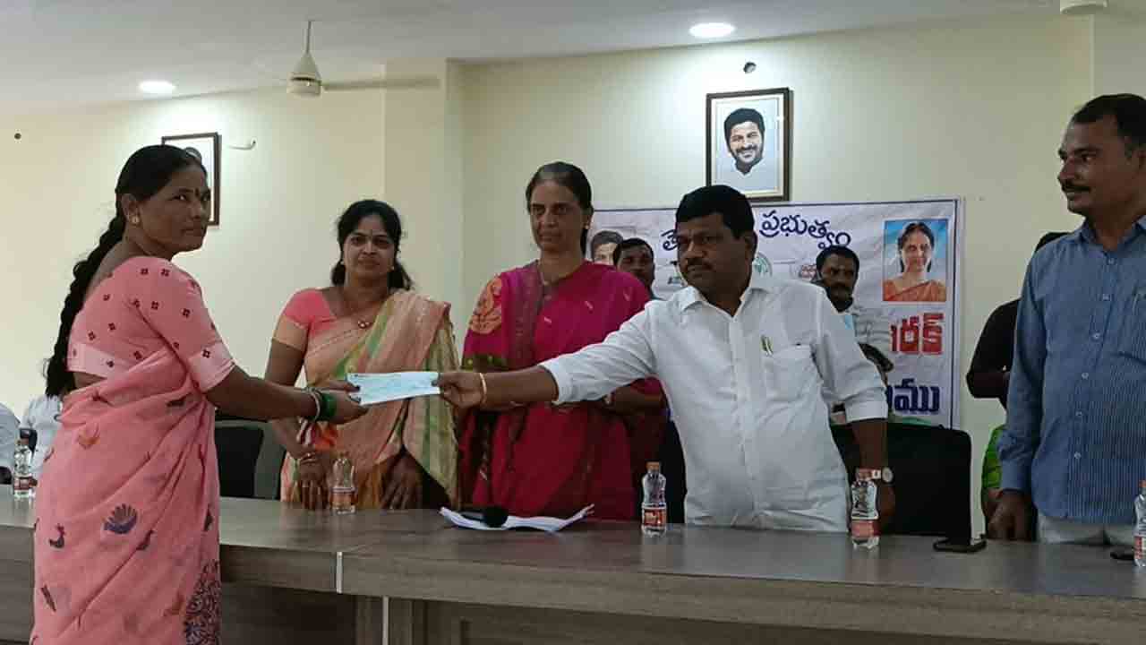 Sabitha Reddy | తెలంగాణలో అసమర్ధపాలన .. తప్పుడు లెక్కలతో కాలం వెల్లదీస్తున్న కాంగ్రెస్‌ : మాజీ మంత్రి సబితా ఇంద్రారెడ్డి