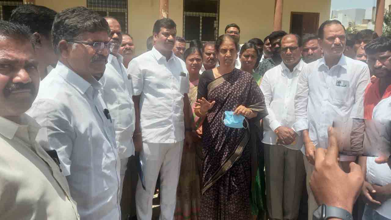 Sabita Indra Reddy | హామీల అమలులో కాంగ్రెస్‌ ప్రభుత్వం విఫలం : సబితా ఇంద్రారెడ్డి