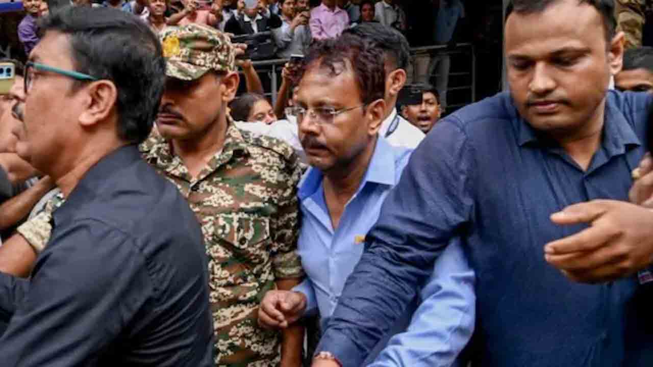 RG Kar’s ex-principal | బెంగాల్‌ మెడికల్‌ కౌన్సిల్‌ కీలక నిర్ణయం.. ఆర్జీ కర్‌ మాజీ ప్రిన్సిపాల్‌ రిజిస్ట్రేషన్‌   రద్దు