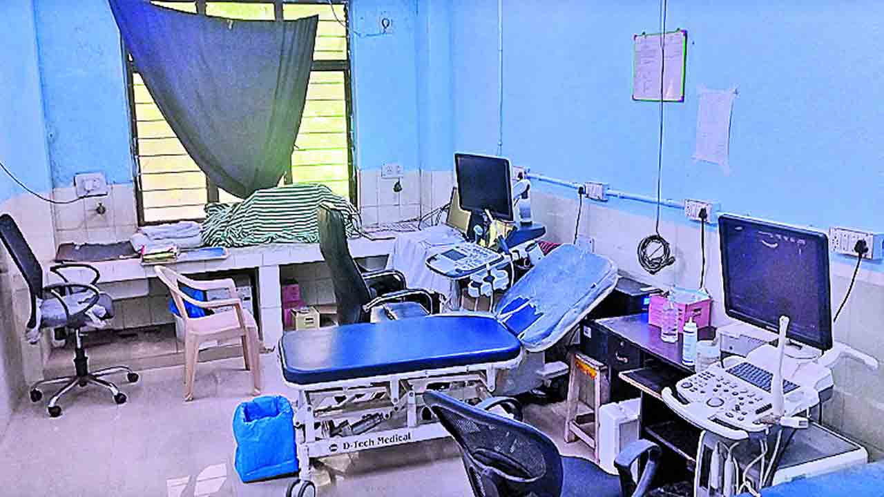 సీకేఎంలో నిలిచిన స్కానింగ్‌ సేవలు