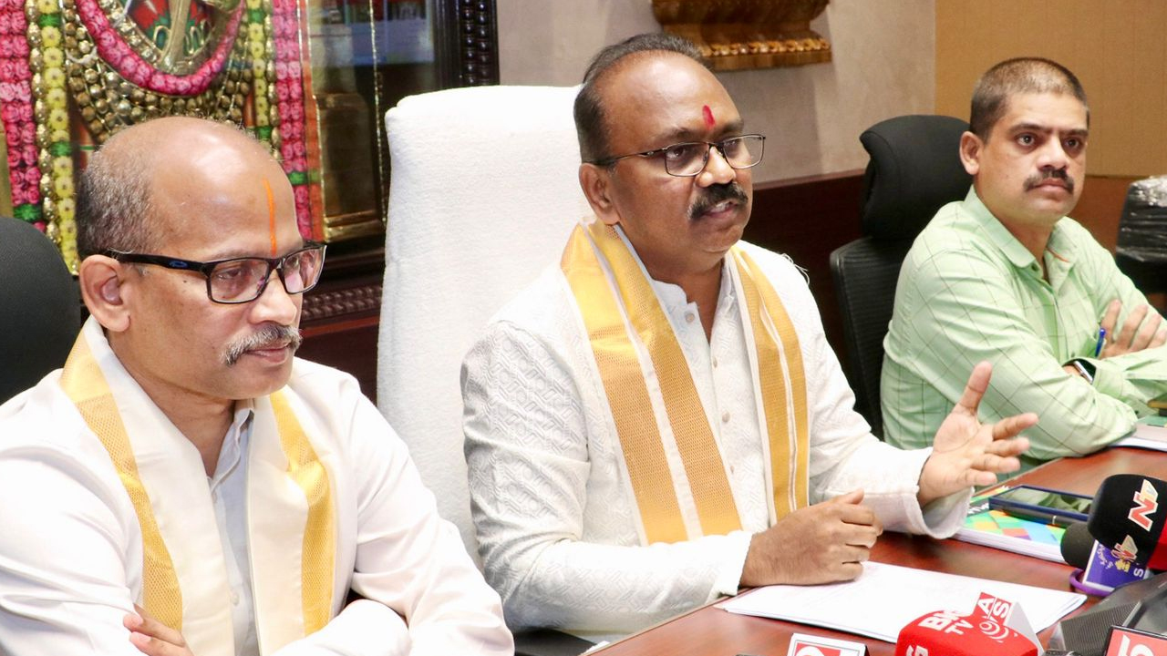 TTD | శ్రీవారిని దర్శించుకున్న ప్రతీ భక్తుడికి తగినన్ని లడ్డూలు ఇస్తాం : టీటీడీ ఈవో శ్యామలరావు