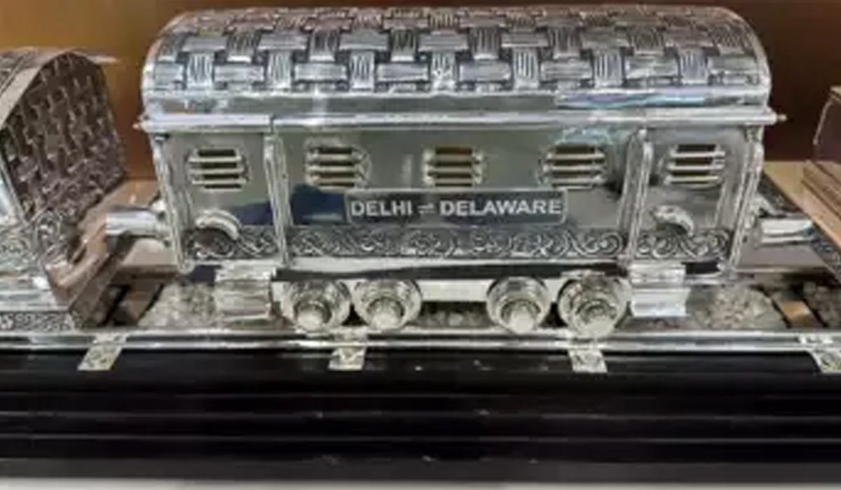 Silver Train Model