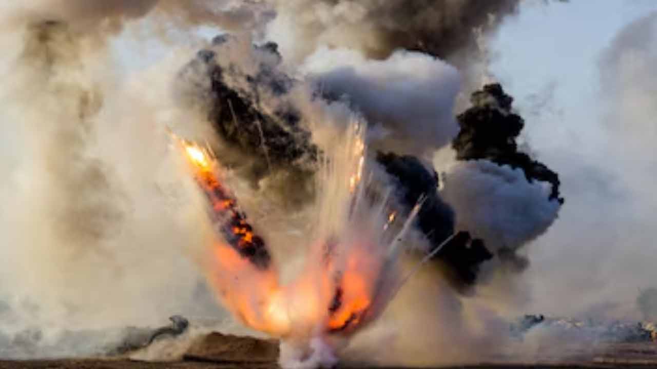 Smoke bomb | 1962 ఇండో-చైనా యుద్ధం నాటి మోర్టార్ స్మోక్ బాంబు లభ్యం..?