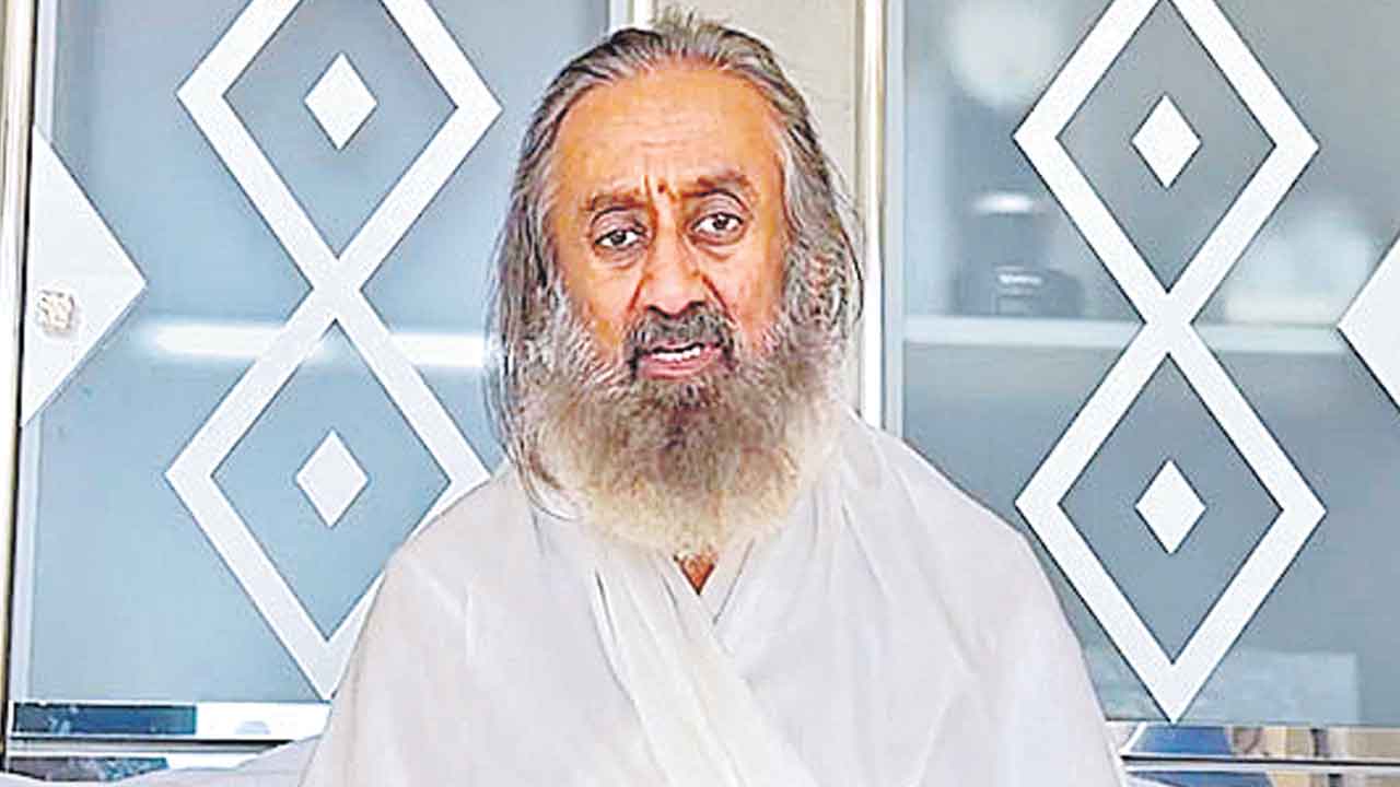 ఆలయాల నిర్వహణ గురువులకు అప్పగించాలి